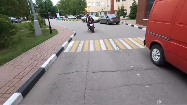Электромотоцикл Yamaha R3(копия) Первый раз на спортбайке)))
