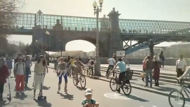 Весна в Москве смотреть онлайн