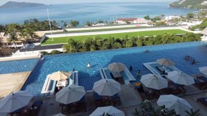 Пхукет сегодня. Вечерний Патонг и пляж Сурин.