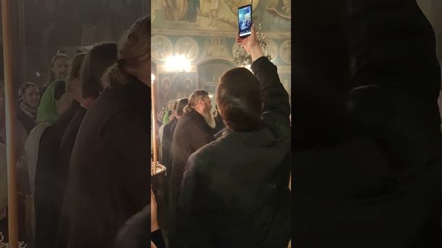 Христос Анести . Благословенная Оптина пустынь. После Акафиста Божьей матери,батюшки порадовали. смотреть онлайн