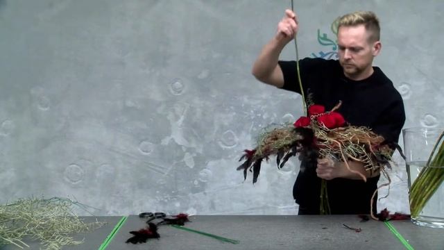 Floral Fundamentals Presents Tamás Mezőffy and Porta Nova Roses 'Red Naomi' смотреть онлайн