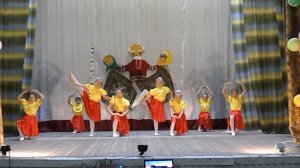 Народный танец "Солнышко"