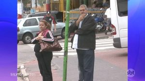 Ущипнуть на автобусной остановке
Beliscão no Ponto de Ônibus ｜ Câmeras Escondidas (08⧸09⧸23)