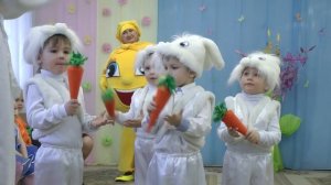Танец зайцев с морковками на утреннике 8 Марта 2017 в яслях Муз рук Максюта Г В