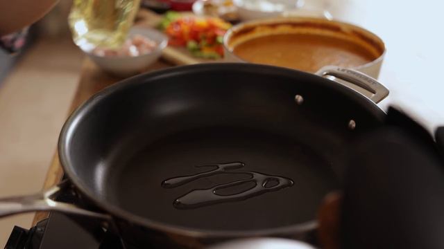 We put Curry Base Gravy to the test! смотреть онлайн