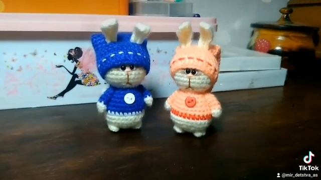 Игрушки крючком/ игрушки амигуруми. Зайка в шапочке!?? Маленький зайка крючком? Ну, какова красота! смотреть онлайн