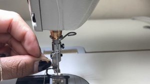 |Threading A JUKI DDL-8700|