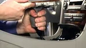 Снятие панели КПП, пепельницы w211