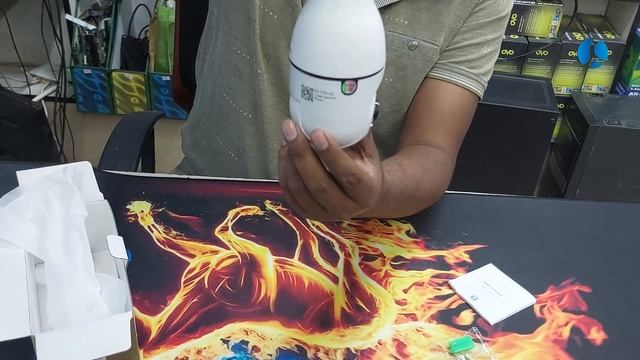 Wireless Light Bulb 360 Degree HD PTZ 2 MP Camera with Color Night Vision (UNBOXING) смотреть онлайн