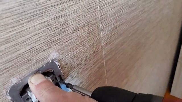 Закрепить розетку надежно - своими руками смотреть онлайн