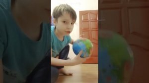 Как крутить мяч на пальце!