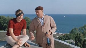 Детям мороженное, его бабе цветы.Смотри не перепутай , Кутузов