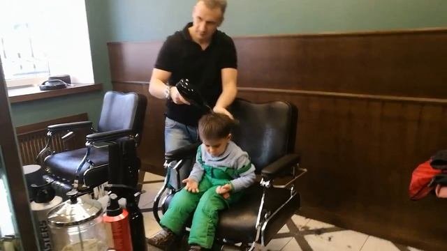 В парикмахерской как взрослый