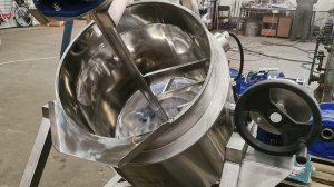 Варочный котёл УВК-Э-120 с электронагревом продукта и наклоном ёмкости