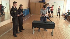 Хабаровские школьники ставят рекорды по сборке и разборке автомата