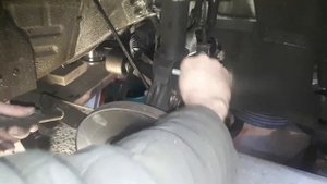 Замена переднего амортизатора Opel Vectra C
