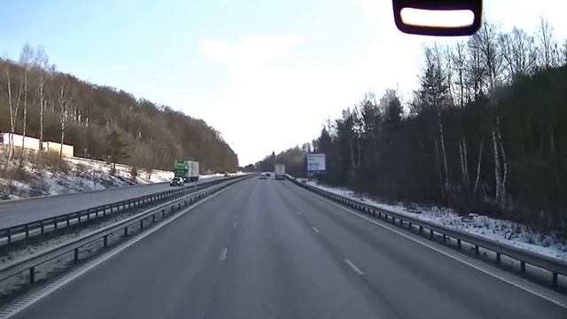 Bergauf überholen mit dem LKW in Schweden. Bei Bastad, Hallandsås..MTS смотреть онлайн
