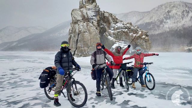 По льду Байкала налегке. Песчаная. 2022