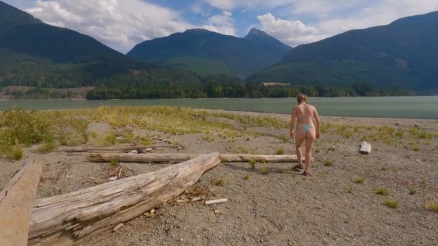 SOLO SURVIVAL SHELTER CAMPING GIRL SKINNY DIPPING FISHING IN MOUTAINS смотреть онлайн