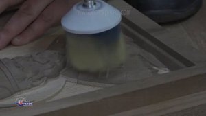 Шлифовка иконы из дерева после фрезеровки на ЧПУ. Щетка Комбо Флекс с Нейлоном от Де-теро.