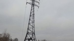 Взял гору под ЛЭПом / вороны разодрали орла