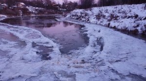 Настоящий белый шум созданный течением замерзающей реки.