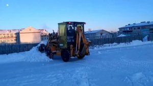 Экскаватор погрузчик Mitsui hl803 расчистка снега