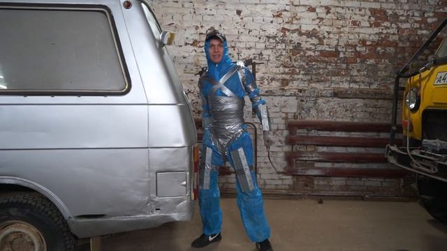 ЭКЗОСКЕЛЕТ за 100$ против экзоскелет за 10.000$. Какая броня лучше? смотреть онлайн