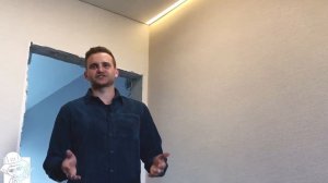 Световые линии на натяжных потолках, контурная подсветка, парящие потолки, трековые светильники.