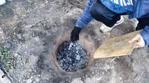Второй неудачный эксперимент  Мясо на кости в яме на углях