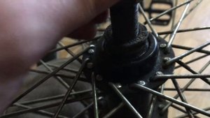 КАК убрать ЛЮФТ в КОЛЁСАХ BMX