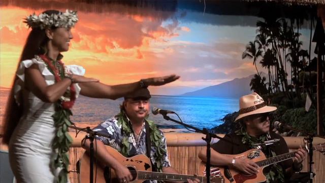 Chino Montero singing "I Kona" @NancyKahumoku with Dennis Kamakahi on Maui смотреть онлайн