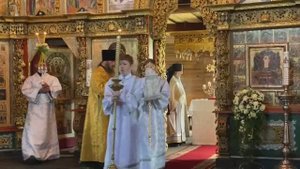 Первая служба в Преображенской церкви.
