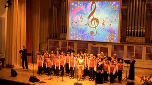 Муз. и сл. Елены Будкиной "Гимн музыке". Исп. хор "Созвучие" и ансамбль преподавателей "Экспромт".