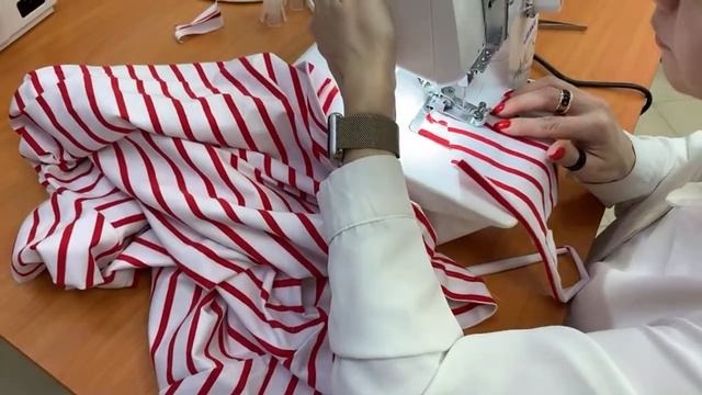 Шьем футболку из кулирки. Часть 3 смотреть онлайн