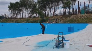 Резиновая краска для бассейна Neochim. Нанесение безвоздушным аппаратом.