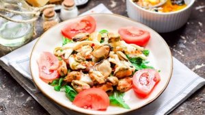 Морской коктейль с помидорами