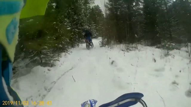 Первый снег! На шипах! По льду! смотреть онлайн