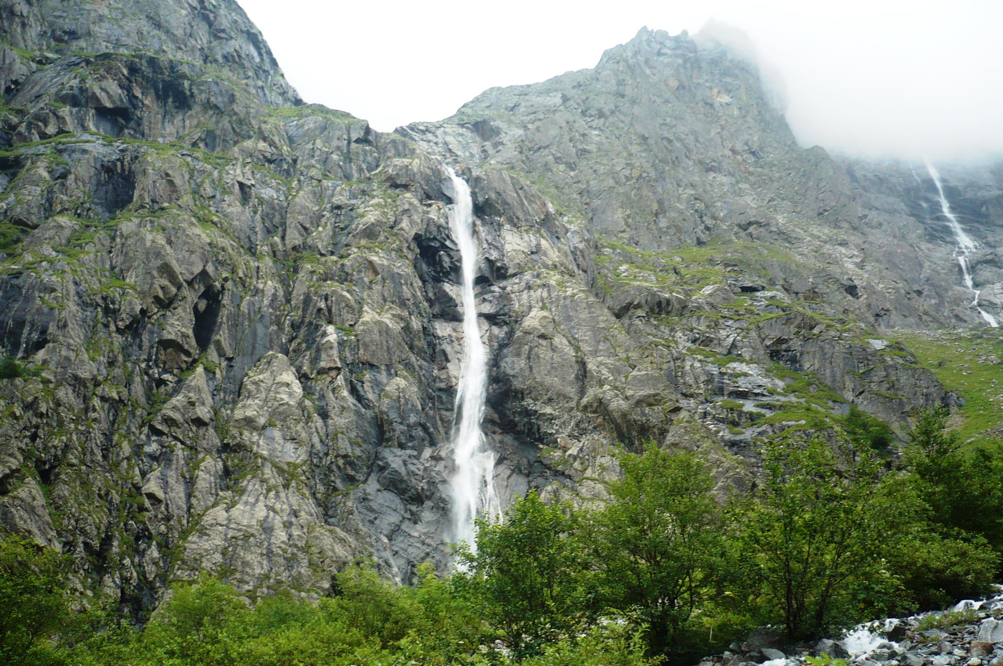 СЕВЕРНАЯ ОСЕТИЯ-АЛАНИЯ ТУРИЗМ. ПОЕЗДКА В ГОРЫ ЧЕРЕЗ ОПАСНЫЕ ПЕРЕВАЛЫ В КУРТАТИНСКОЕ УЩЕЛЬЕ смотреть онлайн