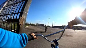 Я на BMX VS Строители...Довыпендривался?