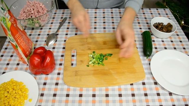 Салатик на праздничный стол / Салат с ветчиной / Салат Ветчина грибы кукуруза