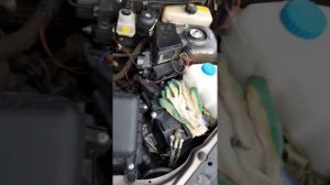 Установка газовых упоров приора.