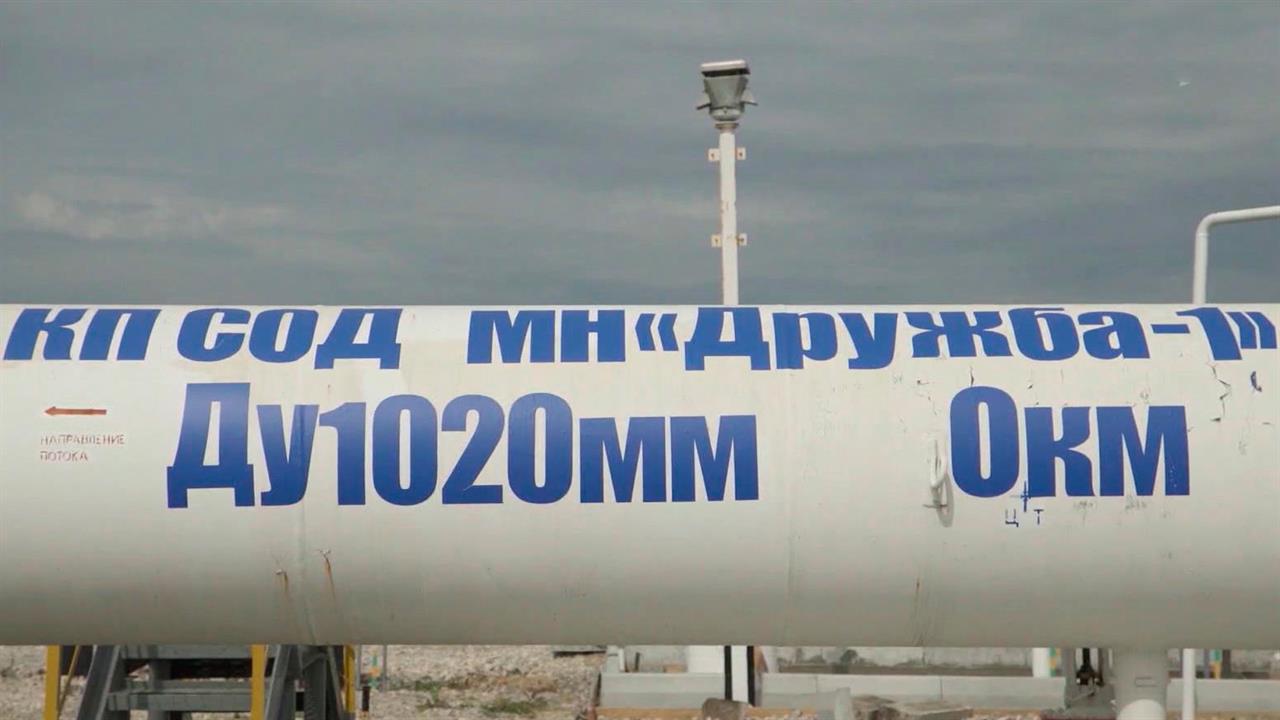 Нефтепровод дружба мичуринск. Транзит нефти по трубопроводу «Дружба». Дружба (нефтепровод). Надпись на нефтепроводе Дружба.