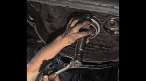 https://truck-standart.ru/ Isuzu N - серия. Установка заднего сальника коленчатого вала.
