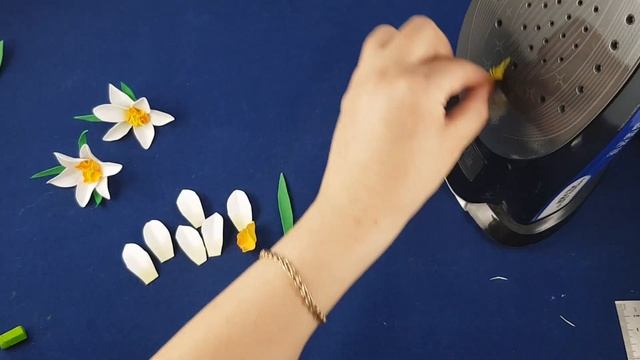 Нежнейшие нарциссы из фоамирана. Ободок для волос своими руками смотреть онлайн