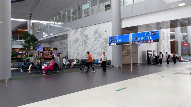 Аэропорт Стамбула и метро .