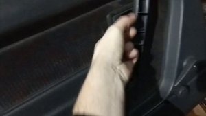 Как снять ручку двери Вольво 460