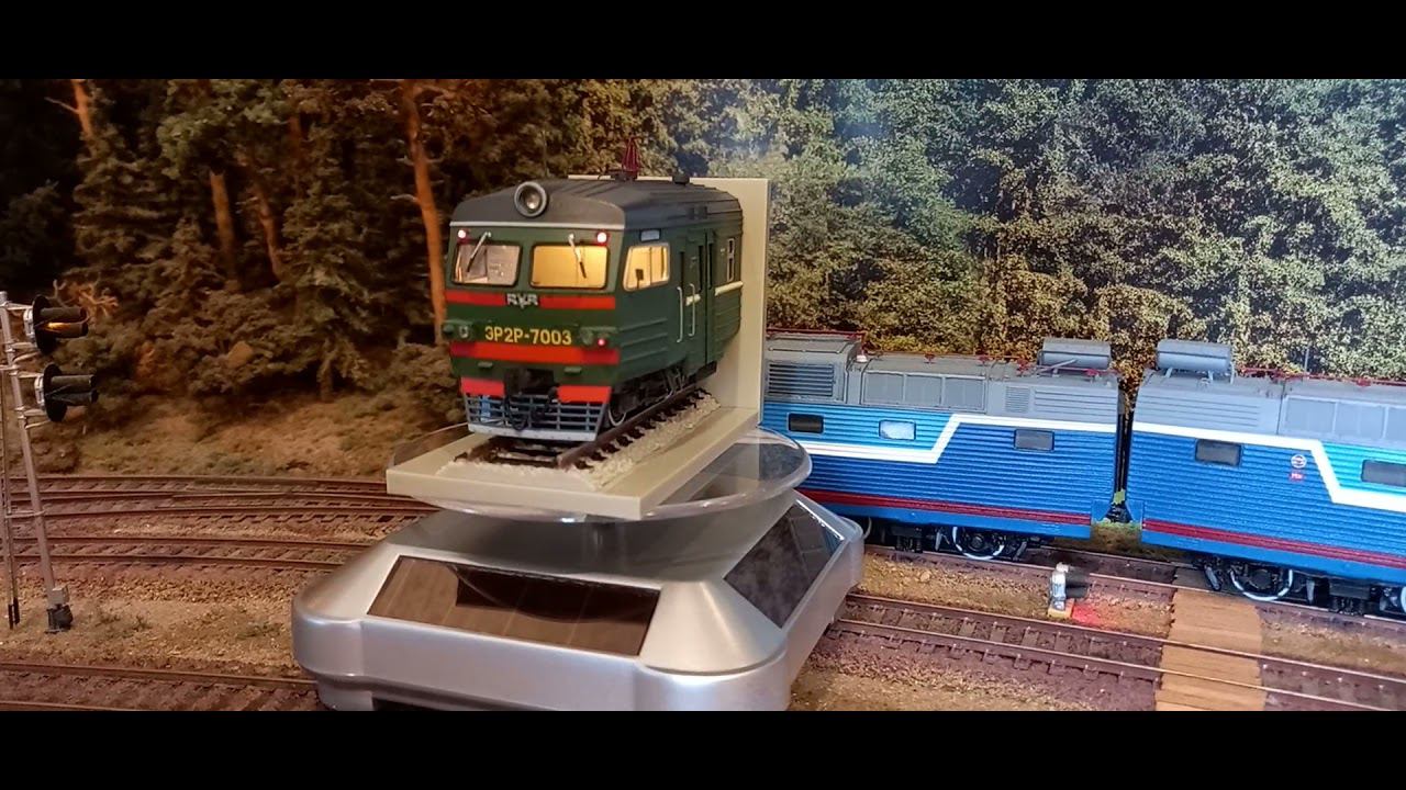 Модель-памятник электропоезду ЭР2P смотреть онлайн