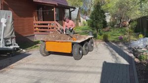 "Тоша" работает на даче на майских праздниках