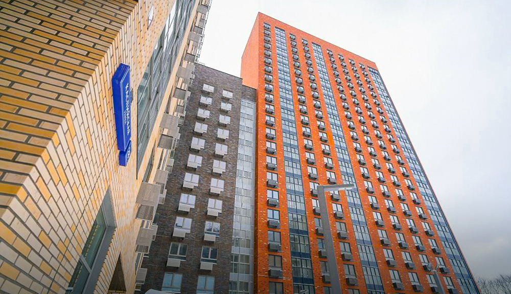 Собянин: На юге Москвы построили 27 домов по программе реновации / Город новостей на ТВЦ